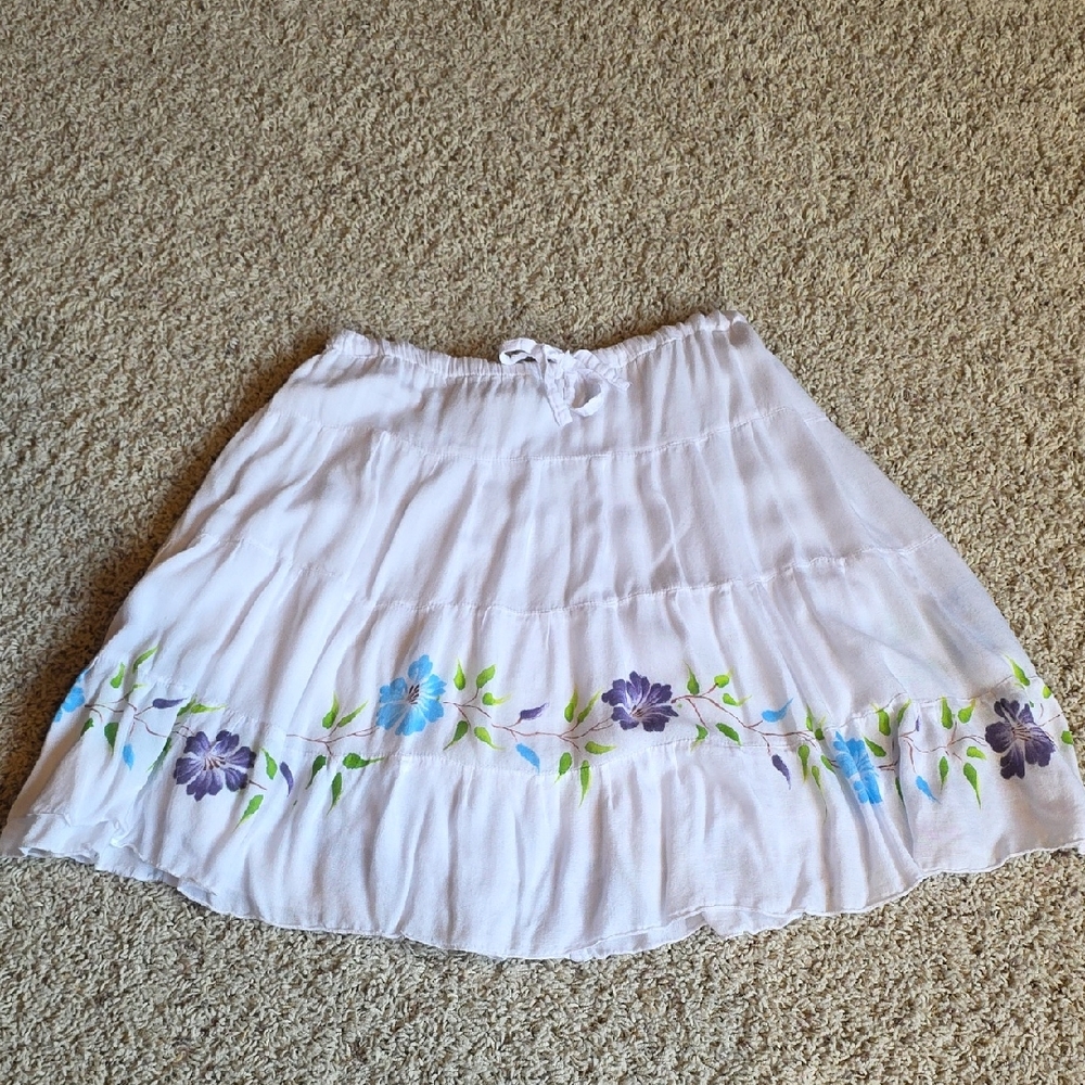 Chic White Floral A-Line Skirt